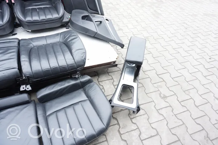 Peugeot 407 Sėdynių komplektas 