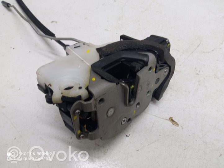 Opel Insignia A Front door lock 3023880RH3