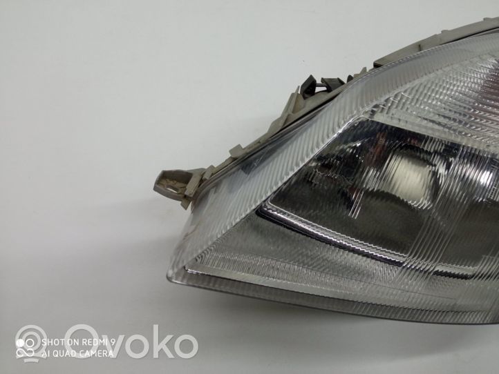 Mercedes-Benz Vaneo W414 Lampa przednia A4148200061