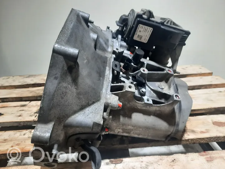 Peugeot 208 Automatic gearbox 9682563580