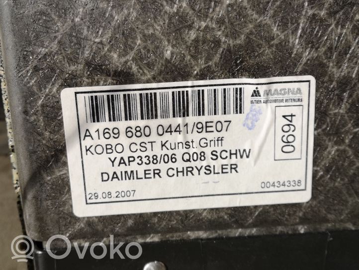 Mercedes-Benz B W245 Tavaratilan kaukalon tekstiilikansi A1696800441