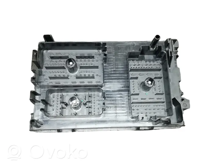 Opel Astra J Sulakemoduuli 13318785