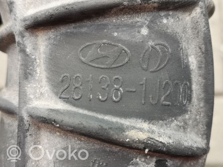 Hyundai i20 (PB PBT) Rura / Wąż dolotowy powietrza turbiny 281381J200