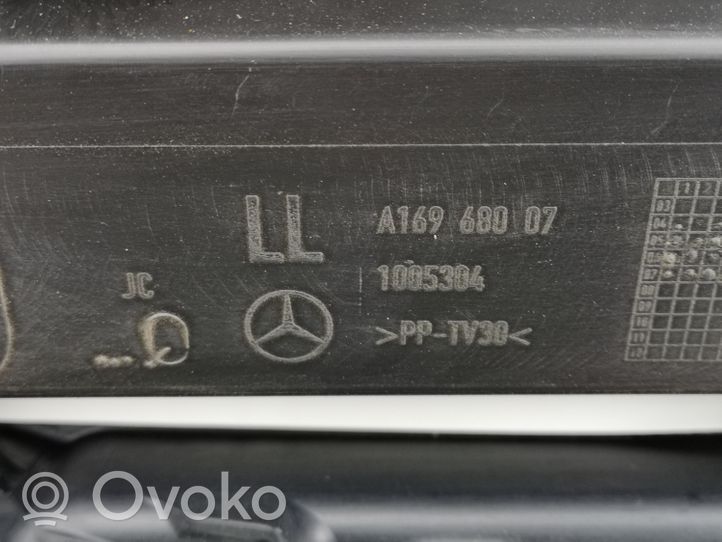 Mercedes-Benz A W169 Deska rozdzielcza A16968007