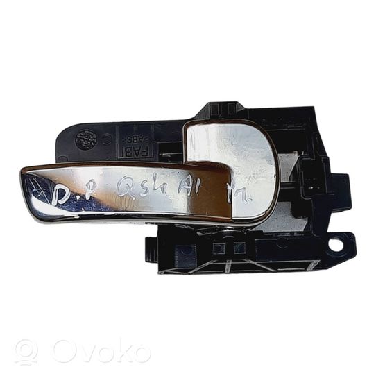 Nissan Qashqai Klamka wewnętrzna drzwi przednich 80670