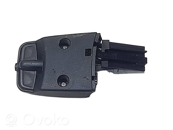 Ford Transit Przyciski / Przełącznik regulacji głośności 758709