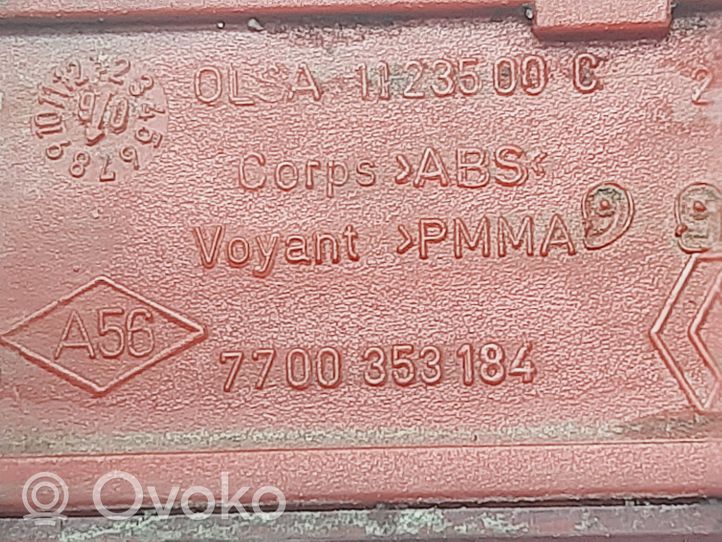 Opel Vivaro Galinis atšvaitas 7700353184