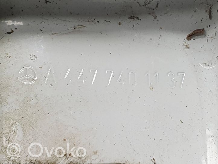 Mercedes-Benz Vito Viano W447 Takaluukun/tavaratilan sarana A4477401137