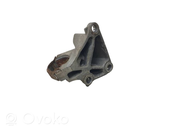 Mercedes-Benz Vito Viano W447 Staffa del cuscinetto di supporto dell’albero di trasmissione 397743031R