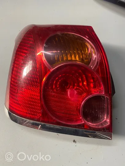 Toyota Avensis T250 Lampa tylna 89028786