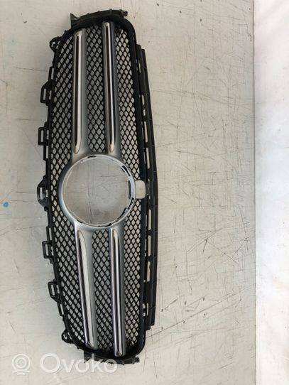 Mercedes-Benz E W124 Grille inférieure de pare-chocs avant 2138880223