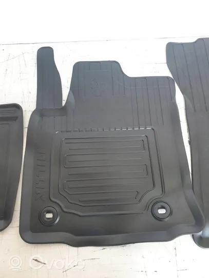 Toyota Hilux VIII Kit tapis de sol auto pw210-0k012