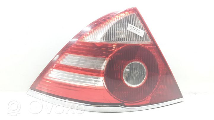 Ford Mondeo Mk III Lampy tylne / Komplet 6S7113405A