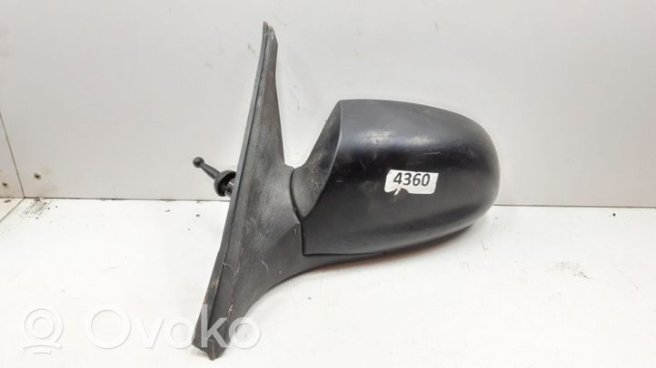 Hyundai Accent Manual wing mirror E4012129