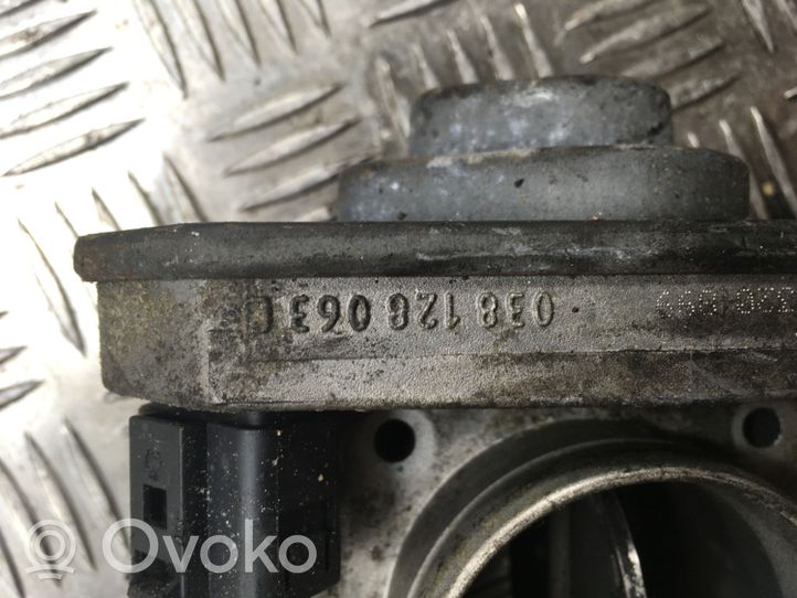 Volkswagen Golf IV Drosselklappenventil 038128063