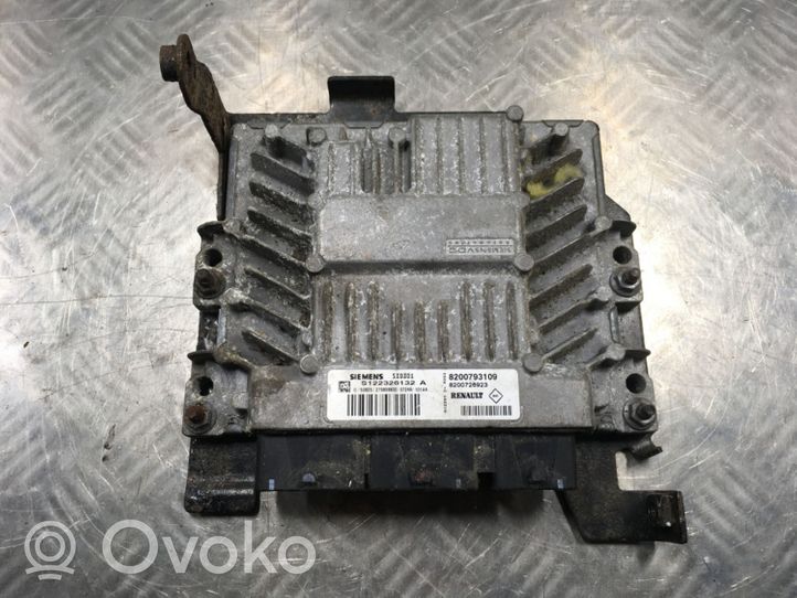 Renault Megane II Door control unit/module 8200793109