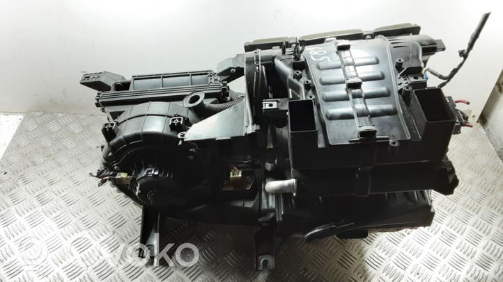 Hyundai i30 Scatola climatizzatore riscaldamento abitacolo assemblata 