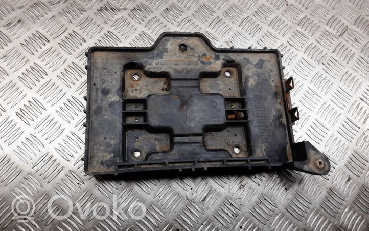 Hyundai Santa Fe Battery box tray 371502B100