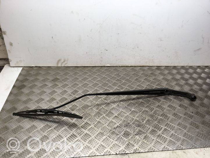 Mitsubishi Colt Windshield/front glass wiper blade 