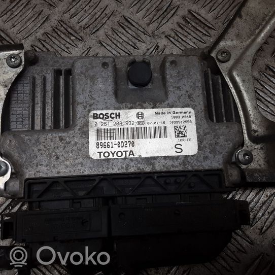 Toyota Yaris Блок управления двигателя 0261208932