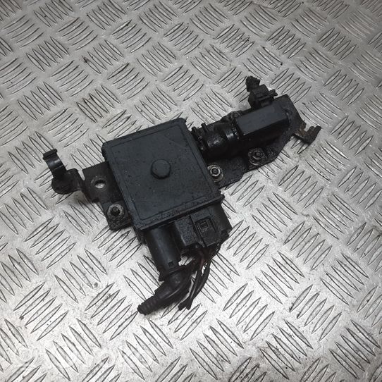 BMW 5 E60 E61 Solenoidinis vožtuvas 70057900