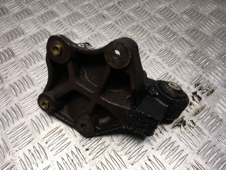 Volvo S40 Engine mounting bracket U9H1ACZ