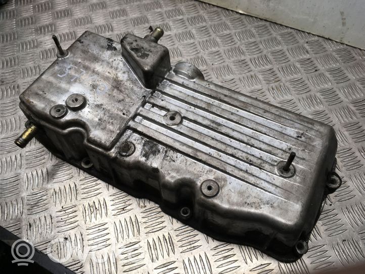 Isuzu Trooper Rocker cam cover 