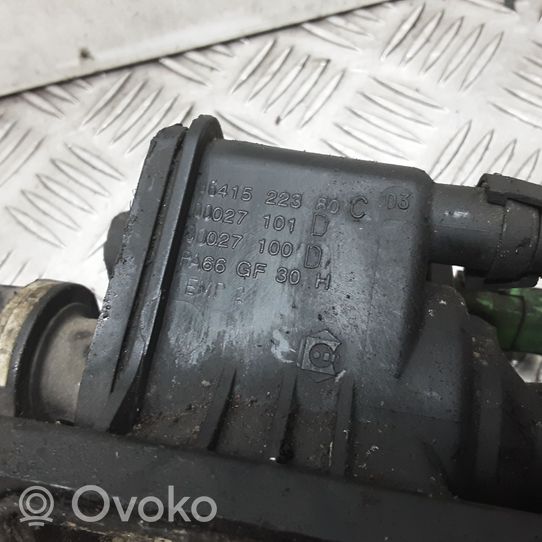 Ford Fiesta Boîtier de thermostat / thermostat 641522380