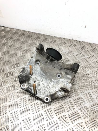 Jaguar XJ X308 Mocowanie alternatora NCA8300AA