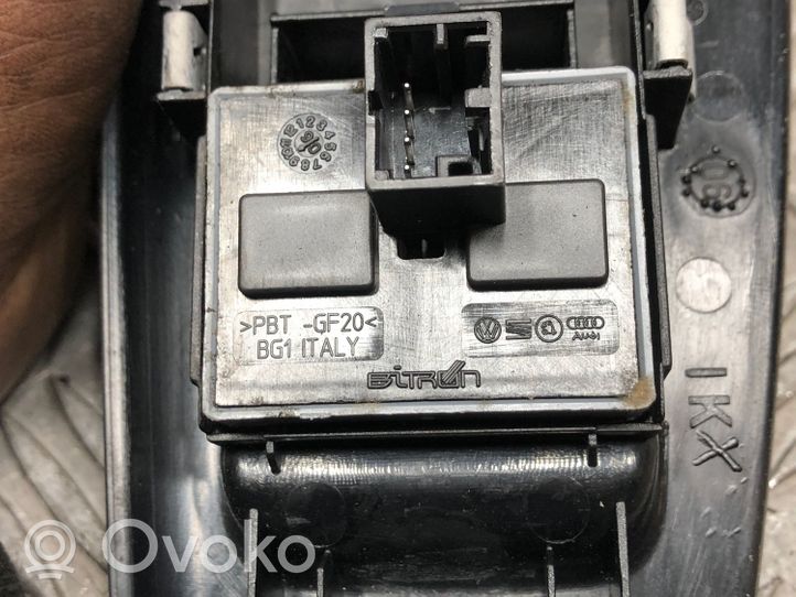 Volkswagen Polo IV 9N3 Interrupteur commade lève-vitre 6Q2867172E
