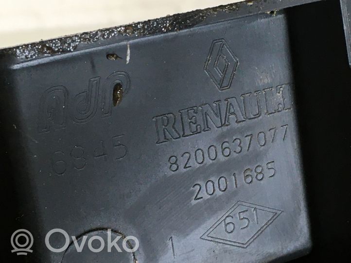 Renault Twingo II Galinis laikiklis bamperio 2001685
