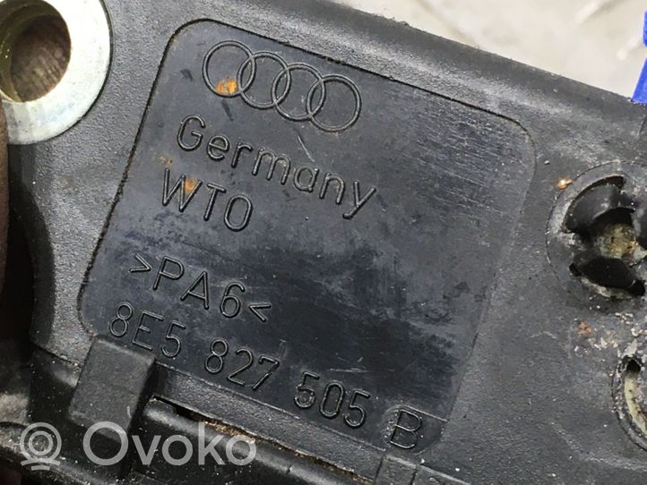 Audi A4 S4 B5 8D Spyna galinio dangčio 8E5827505