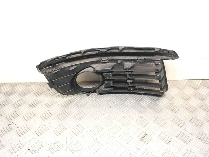 Volkswagen Jetta V Front bumper lower grill 1K0853665