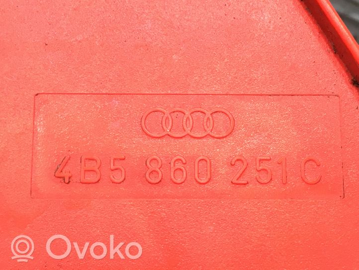 Audi A4 S4 B5 8D Varoituskolmio E1327R030003