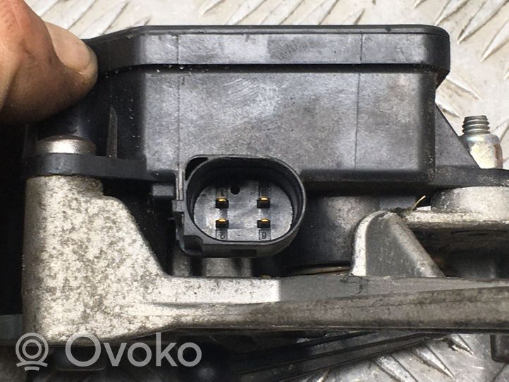 Opel Vectra C Intake manifold valve actuator/motor 70062107