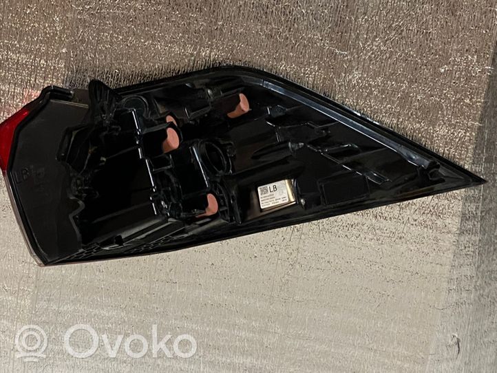Toyota RAV 4 (XA40) Задний фонарь в кузове 8156042230