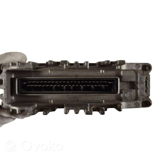 Audi 80 90 S2 B4 Dzinēja vadības bloks 8A0907311L