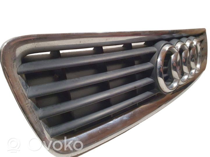 Audi A4 S4 B5 8D Atrapa chłodnicy / Grill 8D0853651R