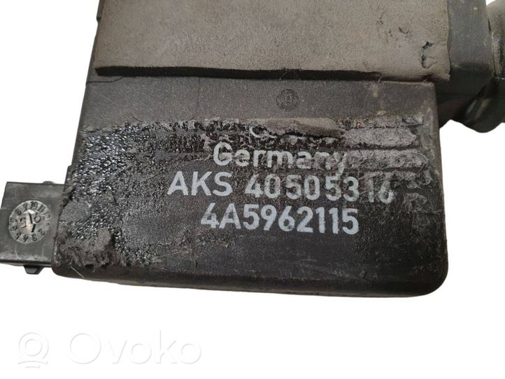 Audi A8 S8 D2 4D Serrure verrouillage de coffre/hayon 4A5962115