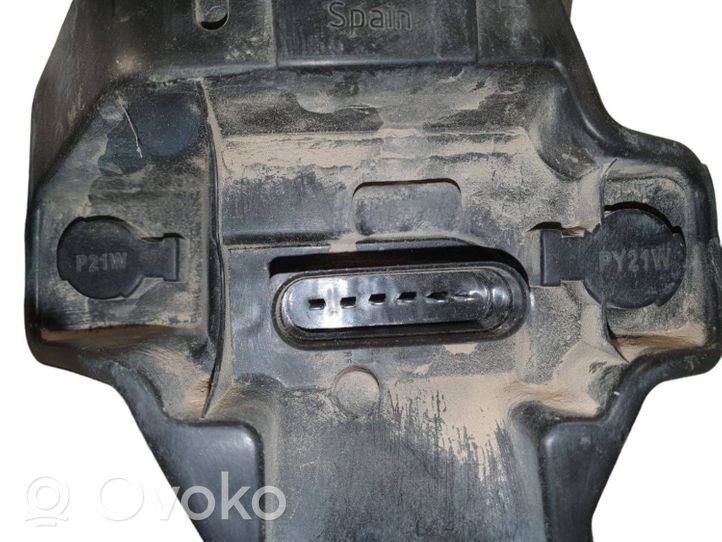 Volkswagen Cross Touran I Galinis žibintas kėbule 1T0945111K