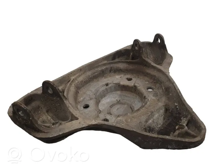 Audi A4 S4 B5 8D Supporto di montaggio della molla elicoidale 8D0412383E