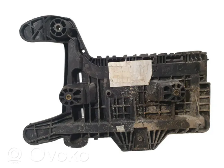 Volkswagen PASSAT B6 Vassoio batteria 1K0915333H