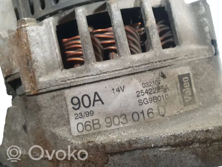 Volkswagen PASSAT B5 Generatore/alternatore 06B903016D