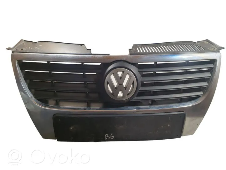 Volkswagen PASSAT B6 Grille calandre supérieure de pare-chocs avant 3C0853651AD