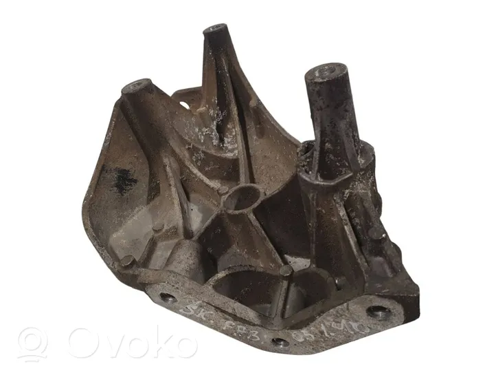 Skoda Fabia Mk1 (6Y) Engine mounting bracket 045199207M