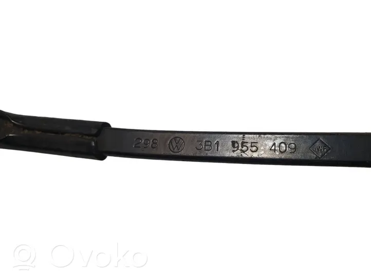 Volkswagen PASSAT B5 Front wiper blade arm 3B1955409