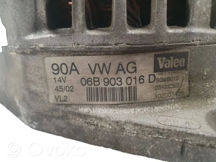 Volkswagen PASSAT B5.5 Generatore/alternatore 06B903016D