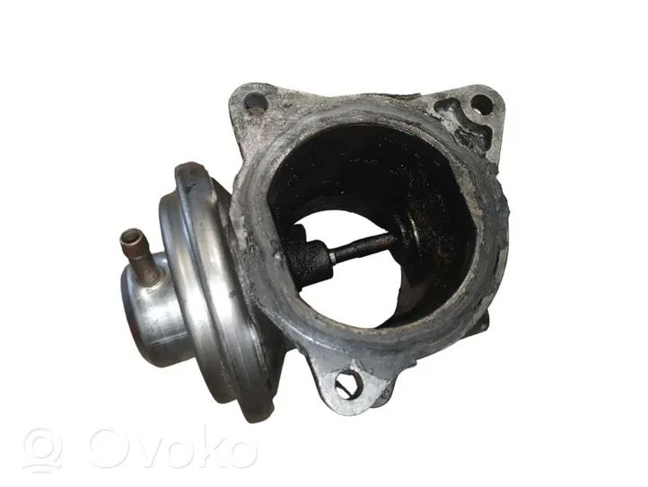 Volkswagen PASSAT B6 EGR valve 038131501AF