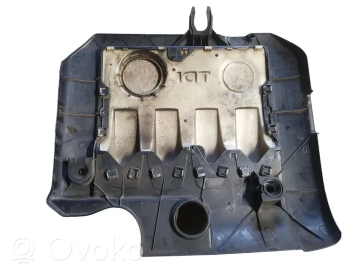 Volkswagen PASSAT B6 Engine cover (trim) 03G103925