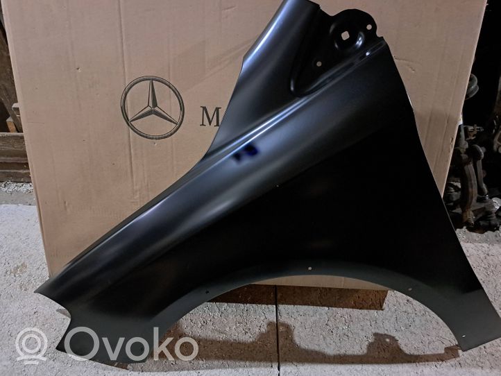 Mercedes-Benz B W246 W242 Lokasuoja A2428800118